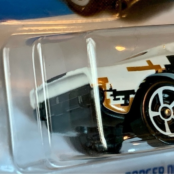 MATTEL Hot Wheels 2023 Rodger Dodger Dream Garage Diecast Car White Gold - Picture 7 of 13